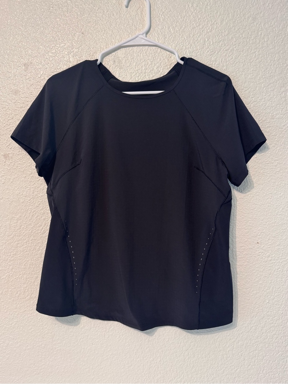 lululemon athletica Black Short-Sleeve Athletic Tee